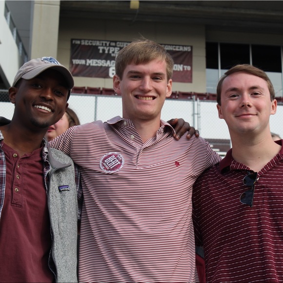 Meet your Posher, Kelvin - Picture 2 of 3